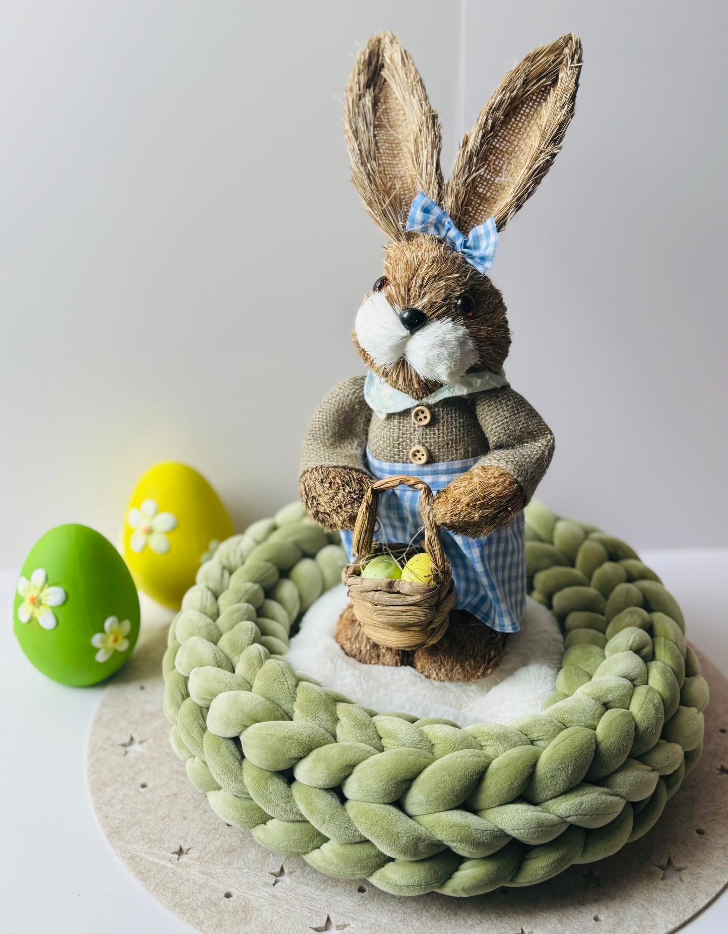 Samtkranz Salbeigrün – handgefertigter Tür- & Tischkranz aus Samtgarn – 22cm bis 40cm