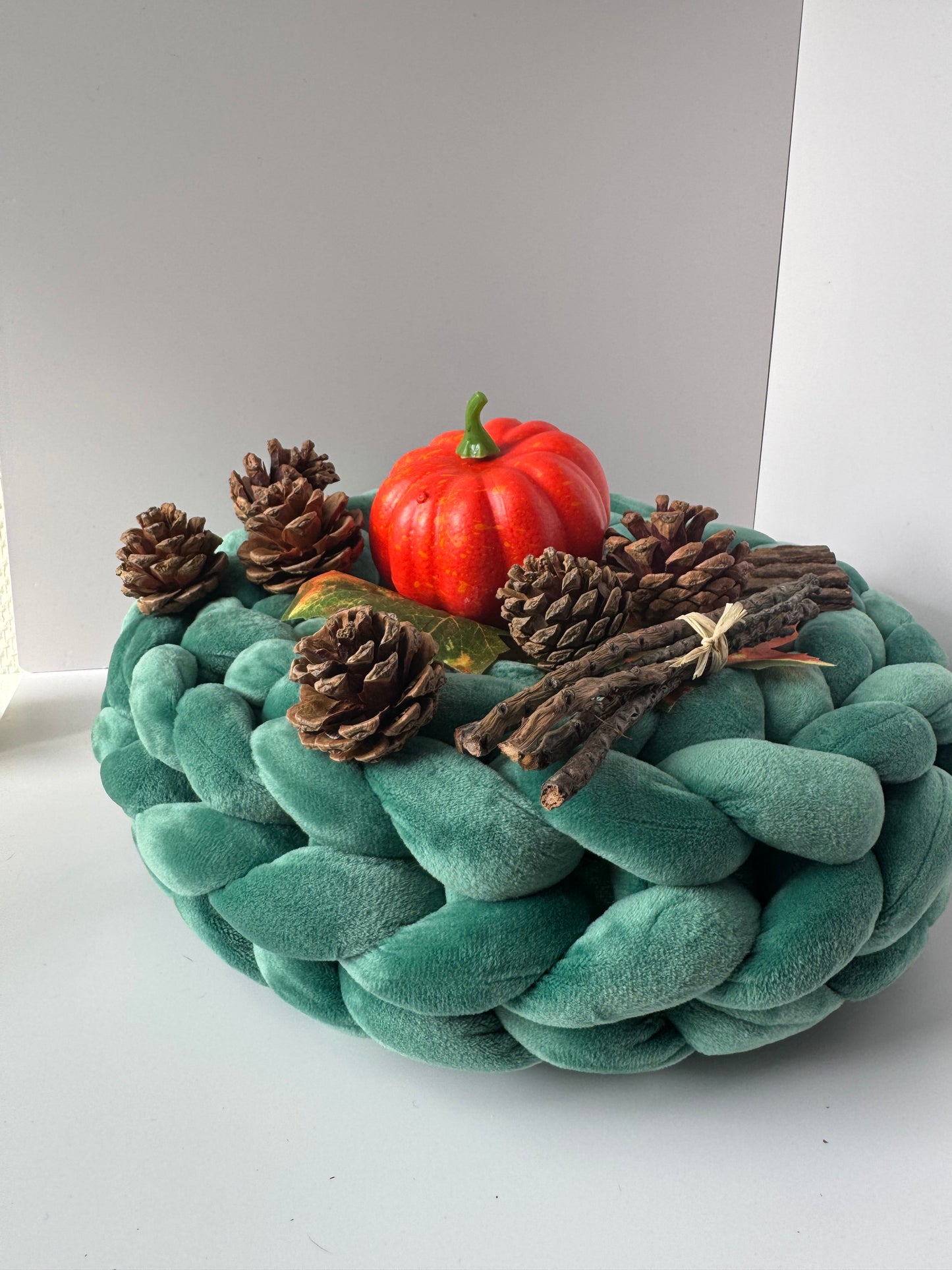 Samtkranz Tannengrün – handgefertigter Tür- & Tischkranz aus Samtgarn – 22cm bis 40cm