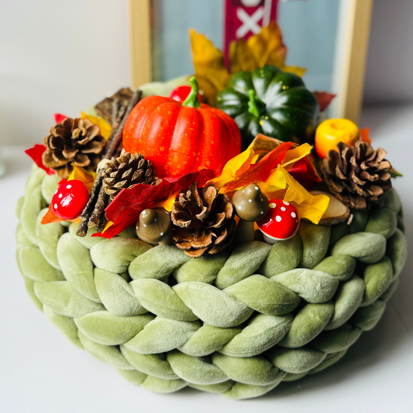 Samtkranz Salbeigrün – handgefertigter Tür- & Tischkranz aus Samtgarn – 22cm bis 40cm