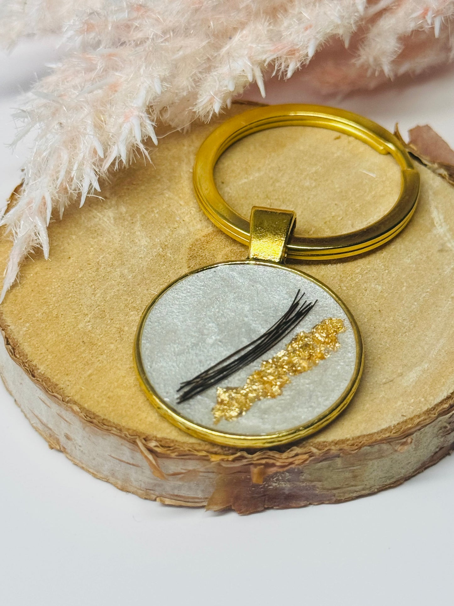 Schlüsselanhänger aus Tierhaar - mit Blattveredlung