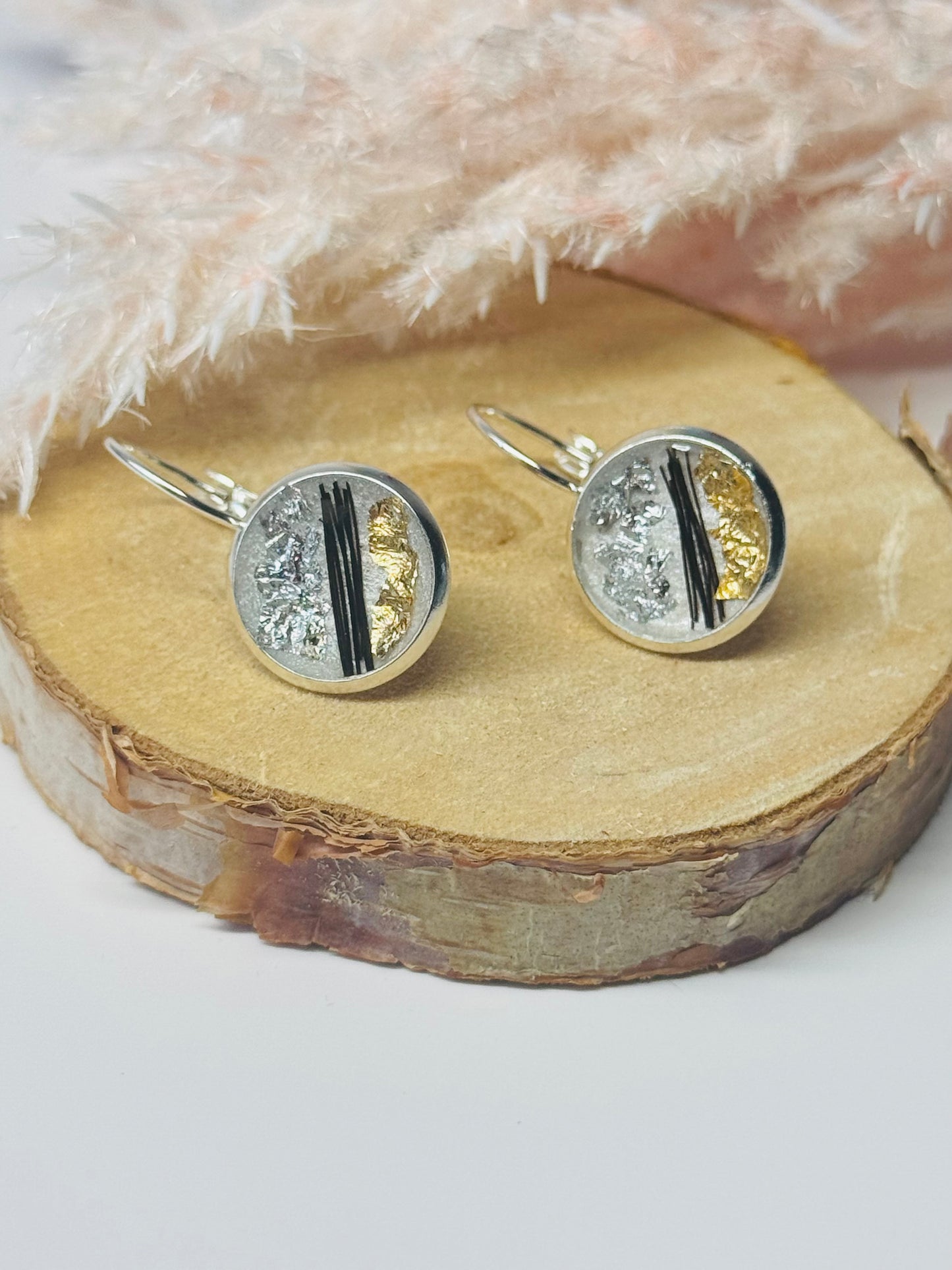 Personalisierte Ohrringe zum Hängen aus Tierhaar - mit Blattveredlung