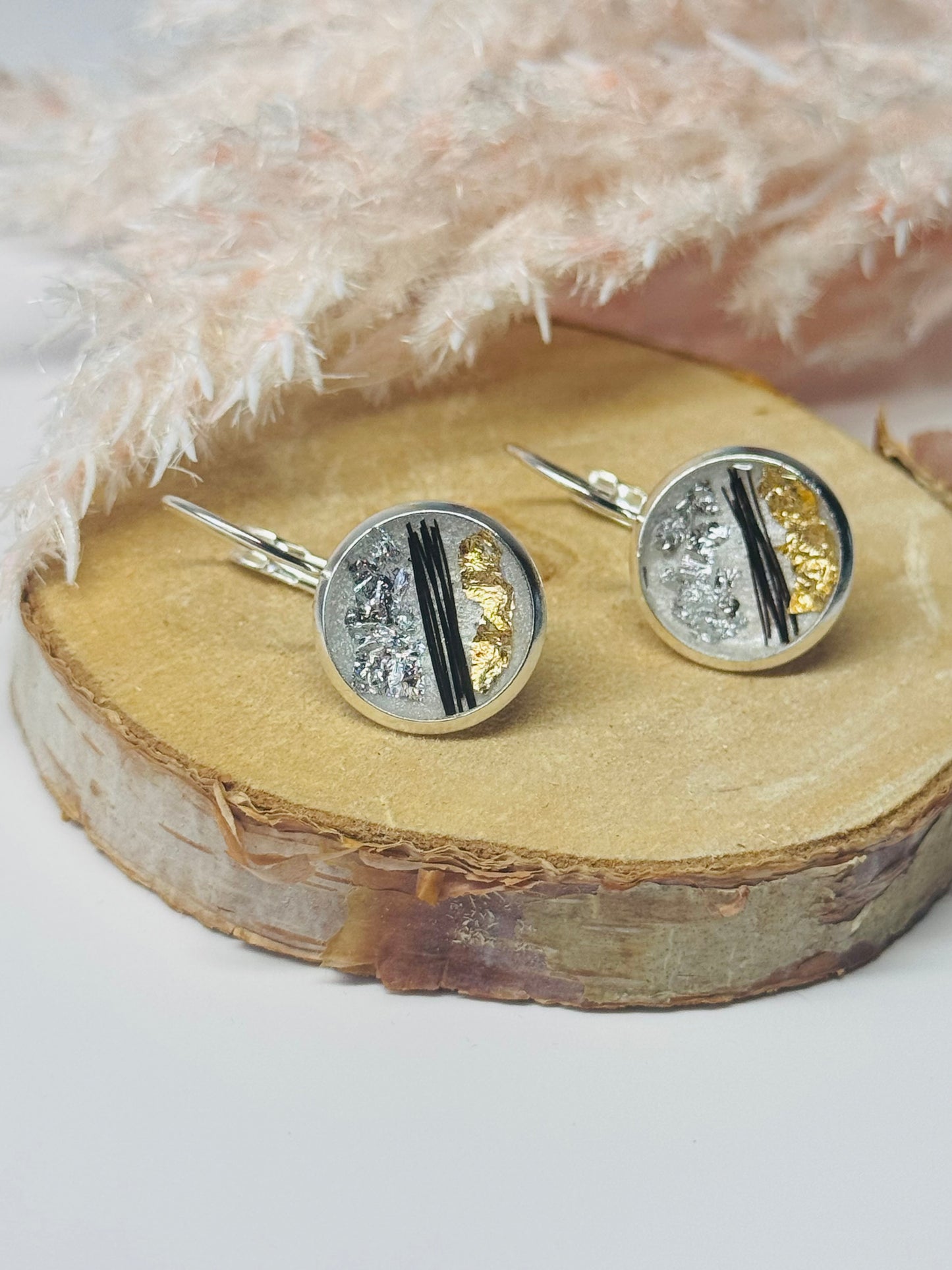 Personalisierte Ohrringe zum Hängen aus Tierhaar - mit Blattveredlung