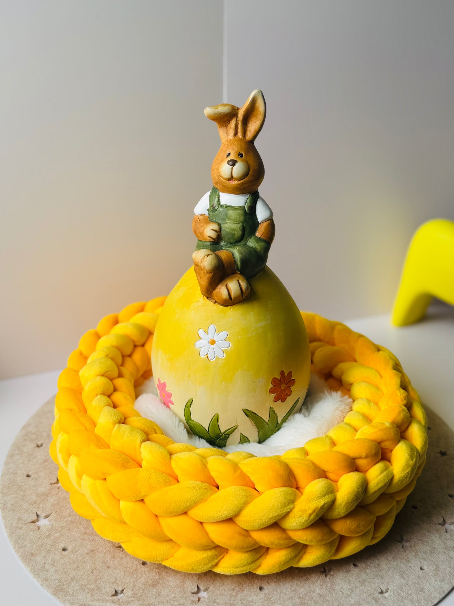 Samtkranz Gelb – handgefertigter Tür- & Tischkranz aus Samtgarn – 30 cm