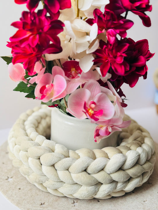 Samtkranz Beige – handgefertigter Tür- & Tischkranz aus Samtgarn – 22cm bis 40cm