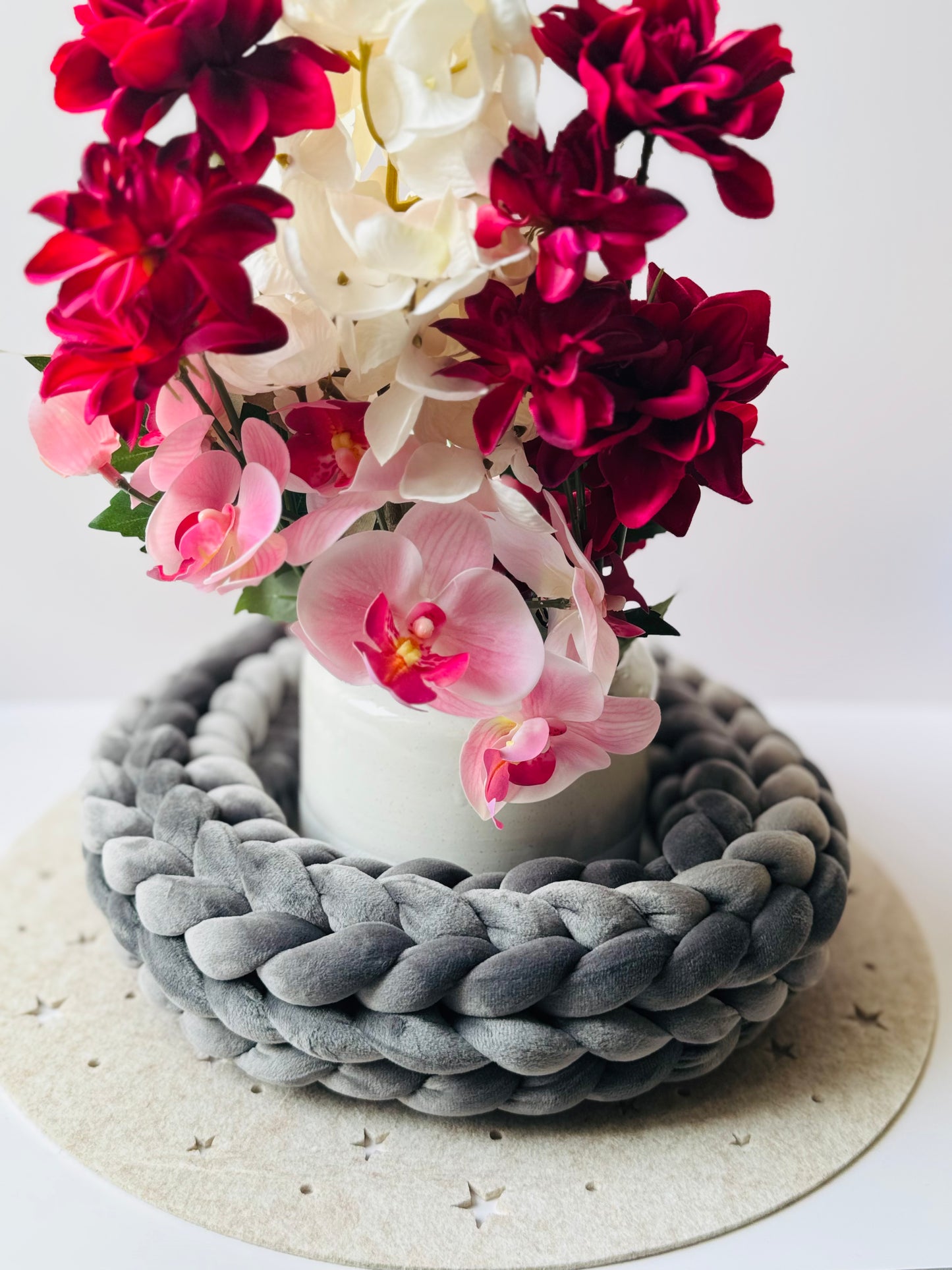 Samtkranz Grau – handgefertigter Tür- & Tischkranz aus Samtgarn – 22cm bis 40cm